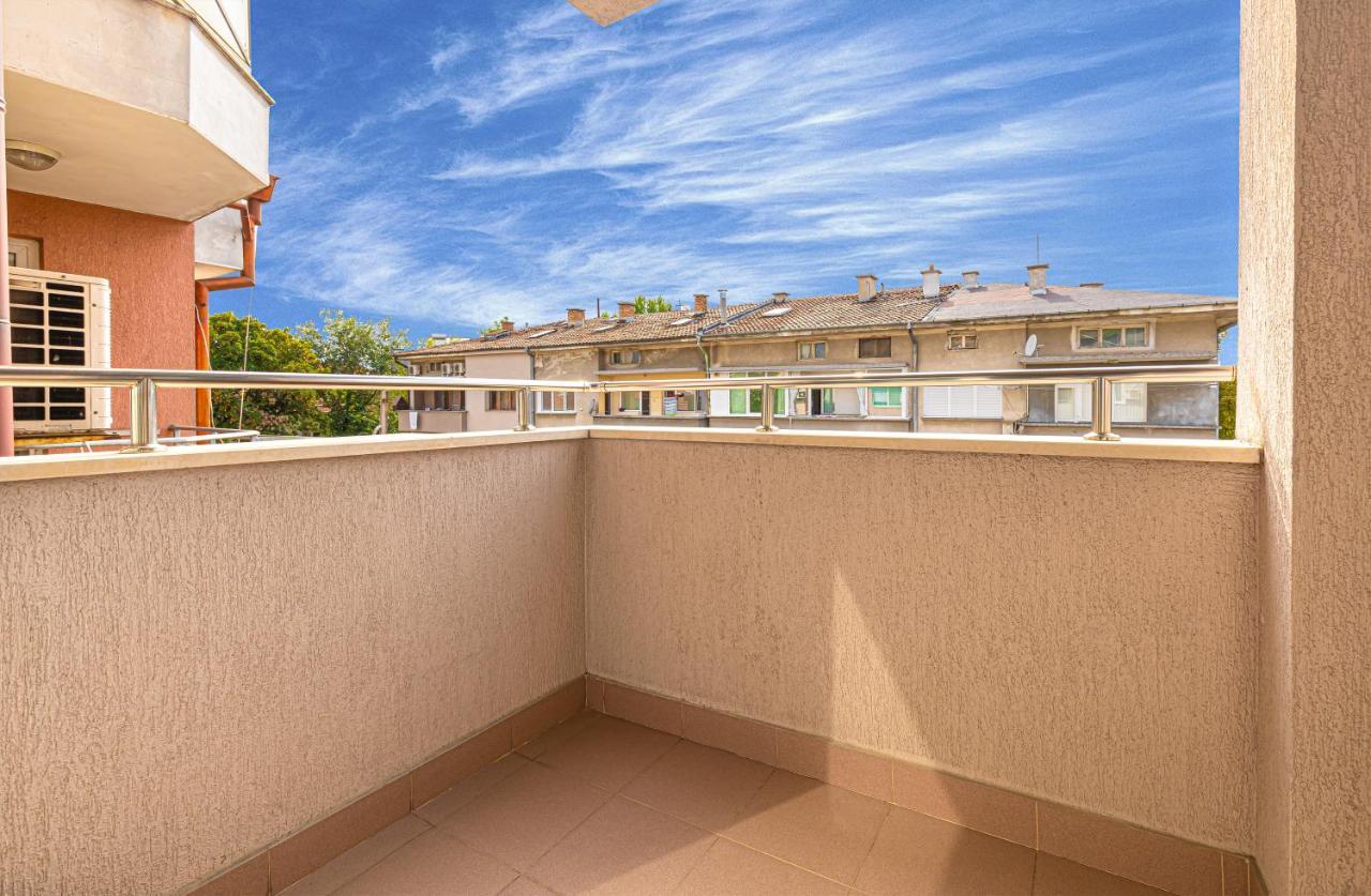 Modernly-Designed 1Bd Apartment With A Nice Terrace Plovdiv Eksteriør bilde